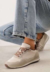 Renee - Beżowe Sneakersy Basic z Imitacji Zamszu Ozdobione Przeszyciami Nethe. Okazja: na co dzień. Zapięcie: sznurówki. Kolor: beżowy. Materiał: zamsz. Wzór: aplikacja #1