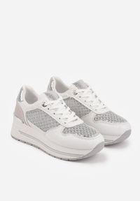 Renee - Białe Sneakersy na Platformie Ozdobione Metalicznymi Wstawkami i Siateczką Zitina. Kolor: biały. Materiał: jeans, dresówka. Wzór: aplikacja. Obcas: na platformie #8