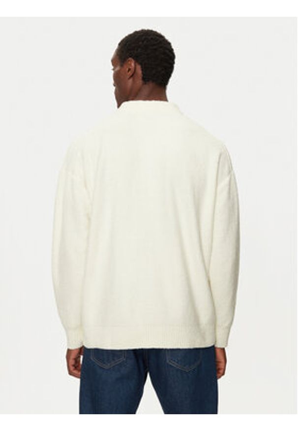 Calvin Klein Jeans Sweter J30J326452 Écru Regular Fit. Materiał: bawełna