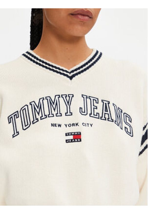 Tommy Jeans Sweter Varsity DW0DW18692 Écru Regular Fit. Materiał: bawełna