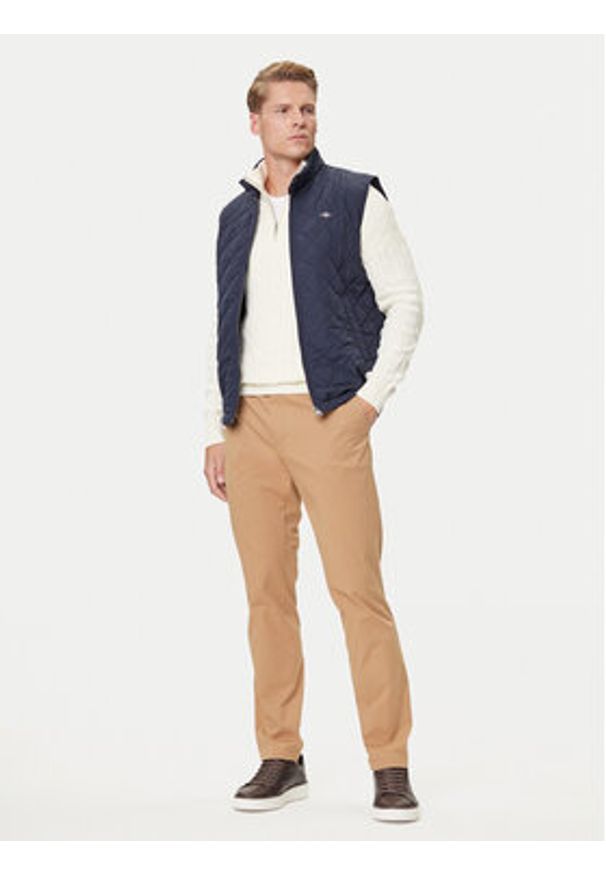 GANT - Gant Kamizelka 7006341 Granatowy Regular Fit. Kolor: niebieski. Materiał: syntetyk