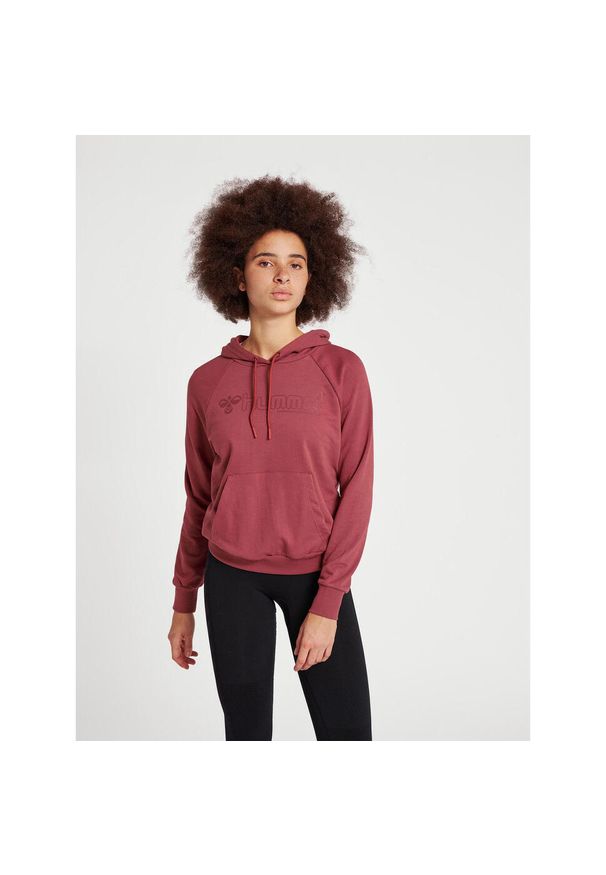 Damska bluza z kapturem Hummel Noni 2.0. Typ kołnierza: kaptur. Kolor: czerwony. Materiał: bawełna, poliester. Długość rękawa: raglanowy rękaw. Sport: piłka ręczna