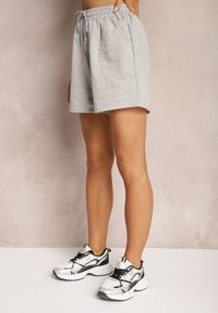 Renee - Jasnoszare Dresowe Szorty High Waist z Gumką w Talii Narefia. Stan: podwyższony. Kolor: szary. Materiał: dresówka. Długość: krótkie. Styl: elegancki