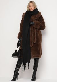 Born2be - Brązowy Futerkowy Płaszcz z Szerokim Kołnierzem i Mankietami z Wiązanym Paskiem Viaruna. Okazja: na co dzień, na imprezę. Kolor: brązowy. Materiał: dzianina. Długość rękawa: długi rękaw. Długość: długie. Styl: casual, elegancki #4