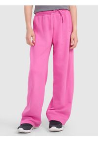 4f - 4F Spodnie dresowe z szerokimi nogawkami dziewczęce - różowe 140 (9-10 lat). Okazja: na co dzień. Kolor: różowy. Materiał: dresówka. Wzór: gładki, ze splotem. Sezon: lato. Styl: młodzieżowy, casual, sportowy #2