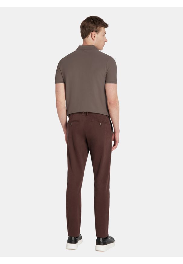 Pako Lorente - PAKO LORENTE - Brązowe spodnie chino z bawełną. Kolor: brązowy. Materiał: bawełna. Wzór: gładki. Sezon: zima, jesień. Styl: klasyczny