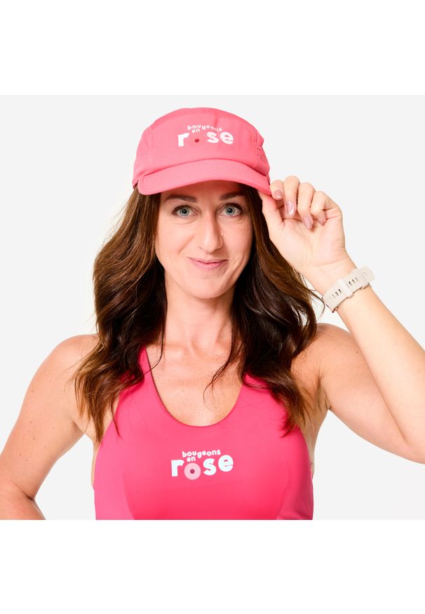 KIPRUN - Czapka z daszkiem do biegania Kiprun 5 paneli "Bougeons en rose". Materiał: poliester, materiał. Styl: sportowy