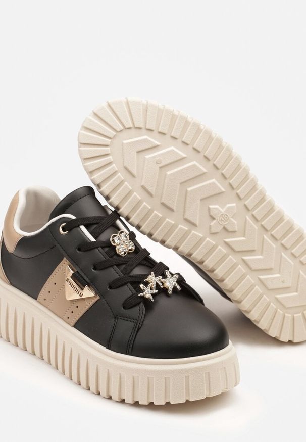 Born2be - Czarne Sneakersy na Grubej Podeszwie z Metalicznymi Aplikacjami Elealenna. Okazja: na co dzień. Zapięcie: sznurówki. Kolor: czarny. Materiał: jeans. Wzór: aplikacja