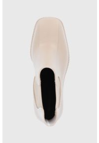 Answear Lab Kalosze damskie kolor beżowy. Nosek buta: okrągły. Kolor: beżowy. Materiał: materiał, guma. Wzór: gładki. Styl: wakacyjny