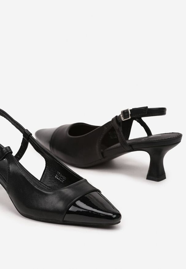 Born2be - Czarne Eleganckie Sandały na Kaczuszce z Lakierowanym Noskiem w Szpic Deolireth. Okazja: na co dzień. Zapięcie: pasek. Kolor: czarny. Materiał: lakier. Obcas: na szpilce. Styl: elegancki. Wysokość obcasa: średni