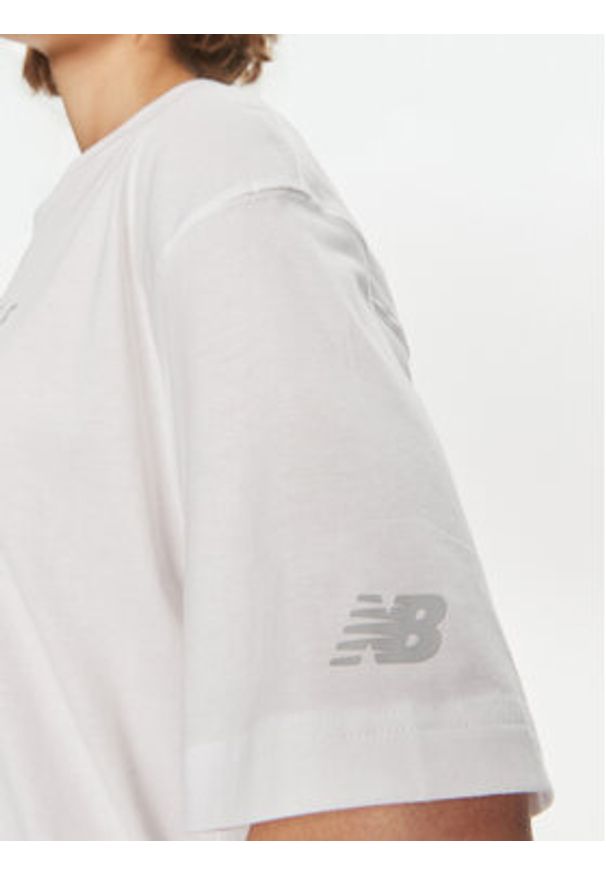 New Balance T-Shirt WT41519 Biały Oversize. Kolor: biały. Materiał: bawełna