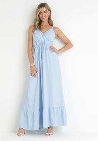 Born2be - Jasnoniebieska Gładka Sukienka Maxi z Marszczoną Elastyczną Talią Tenawa. Kolor: niebieski. Wzór: gładki. Długość: maxi