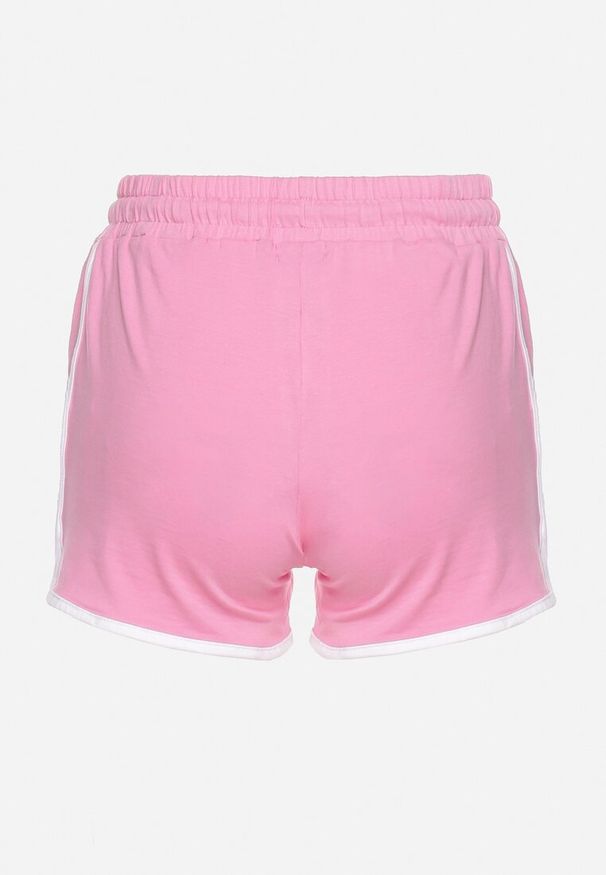 Born2be - Różowe Bawełniane Szorty Wiązane w Pasie z Metaliczną Aplikacją Tharwena. Kolor: różowy. Materiał: bawełna. Wzór: aplikacja