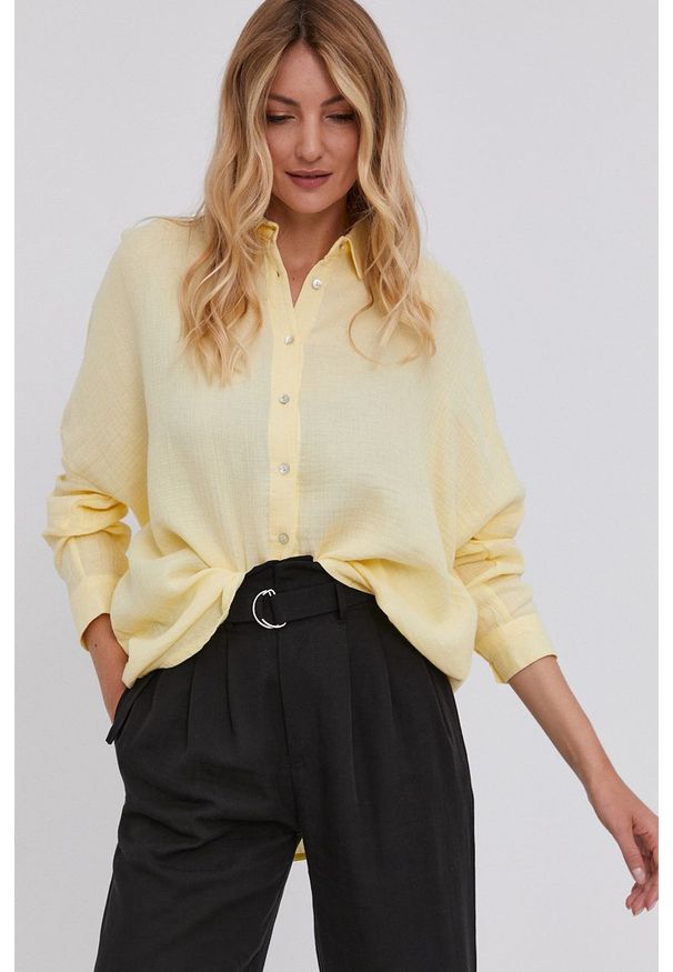 Answear Lab - Koszula bawełniana. Kolor: żółty. Materiał: bawełna. Długość rękawa: długi rękaw. Długość: długie. Wzór: gładki. Styl: wakacyjny