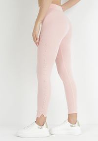 Born2be - Różowe Legginsy z Gumką w Pasie i Perełkami na Nogawkach Bomni. Kolor: różowy. Długość: długie. Wzór: aplikacja. Styl: sportowy #5