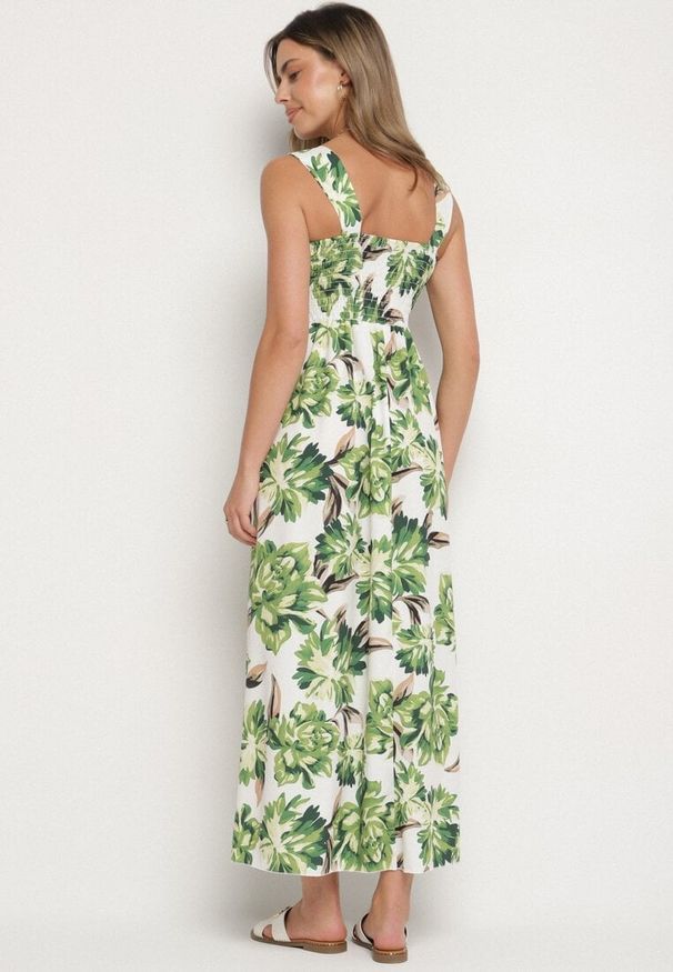 Born2be - Zielona Rozkloszowana Sukienka z Wiskozą w Kwiatowym Wzór Nilarune. Kolor: zielony. Materiał: wiskoza. Długość rękawa: na ramiączkach. Wzór: kwiaty. Sezon: lato. Styl: klasyczny