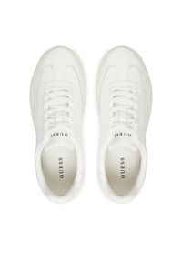 Guess Sneakersy FMFPLA LEA12 Biały. Kolor: biały. Materiał: skóra