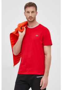 Lacoste t-shirt bawełniany kolor biały gładki. Okazja: na co dzień. Kolor: czerwony. Materiał: bawełna. Wzór: gładki. Styl: casual