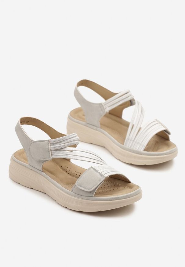 Born2be - Szare Sandały z Ozdobnymi Paskami Natarissa. Okazja: na co dzień. Zapięcie: pasek. Kolor: szary. Materiał: jeans. Styl: casual