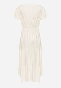 Renee - Jasnobeżowa Sukienka z Wiskozy o Rozkloszowanym Kroju z Falbanami Jonmy. Okazja: na co dzień. Typ kołnierza: dekolt w serek. Kolor: beżowy. Materiał: wiskoza. Długość rękawa: krótki rękaw. Wzór: aplikacja. Sezon: lato. Styl: casual, elegancki #2