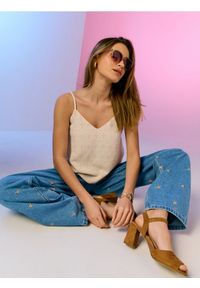 Sinsay - Ażurowy top na cienkich ramiączkach - kremowy. Kolor: kremowy. Długość rękawa: na ramiączkach. Wzór: ażurowy #1