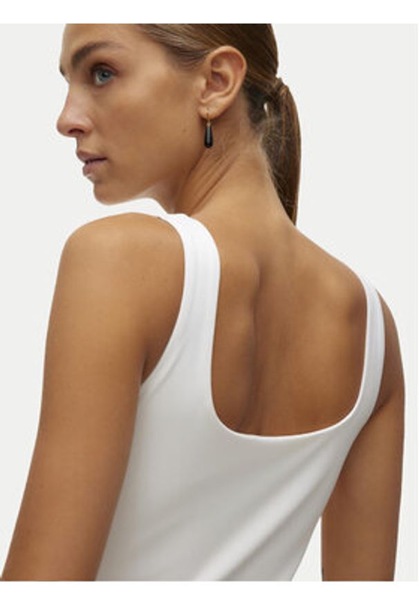 Vero Moda Top Million 10305800 Biały Regular Fit. Kolor: biały. Materiał: syntetyk