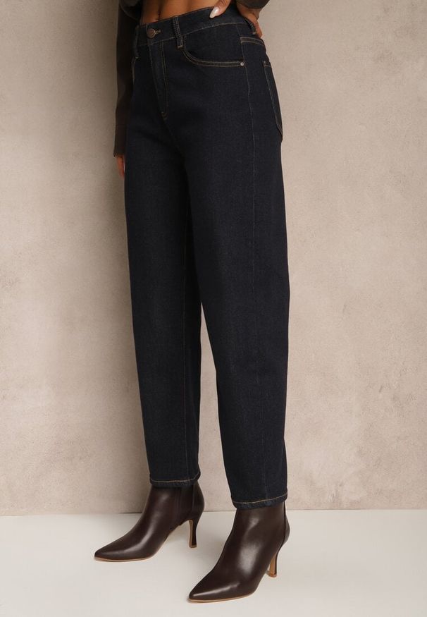 Renee - Granatowe Jeansy Mom Fit Regular Waist Ahortia. Okazja: na co dzień. Kolor: niebieski. Styl: casual, klasyczny