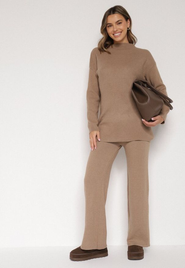 Born2be - Ciemnobeżowy Dzianinowy Komplet z Bawełną i Wełną Długi Sweter i Szerokie Spodnie Reinesa. Kolor: beżowy. Materiał: wełna, bawełna, dzianina