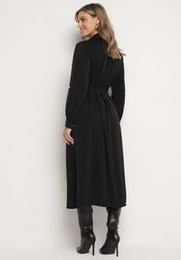 Born2be - Czarna Koszulowa Sukienka z Podpinanymi Rękawami i Dodatkowym Wiązanym Paskiem Ivandria. Okazja: na co dzień. Kolor: czarny. Typ sukienki: koszulowe. Styl: klasyczny, casual #2