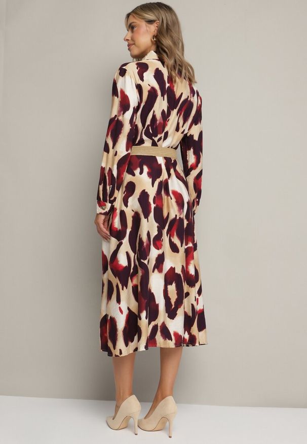 Born2be - Czerwono-Beżowa Koszulowa Sukienka Rozkloszowana w Abstrakcyjny Wzór z Plecionym Paskiem Miririda. Okazja: na co dzień. Typ kołnierza: dekolt w kształcie V. Kolor: czerwony. Materiał: materiał, wiskoza, jeans. Wzór: aplikacja. Typ sukienki: koszulowe. Styl: casual, elegancki