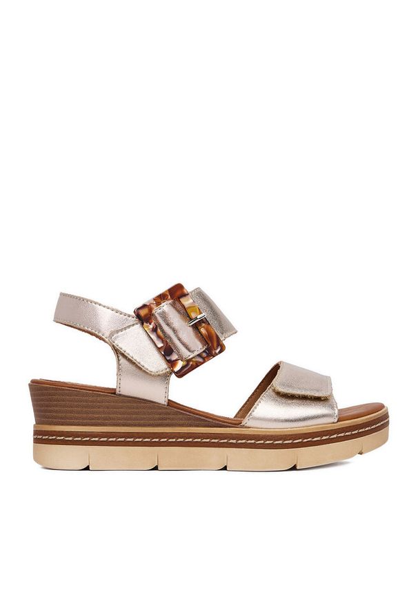 Sandały Remonte. Kolor: złoty