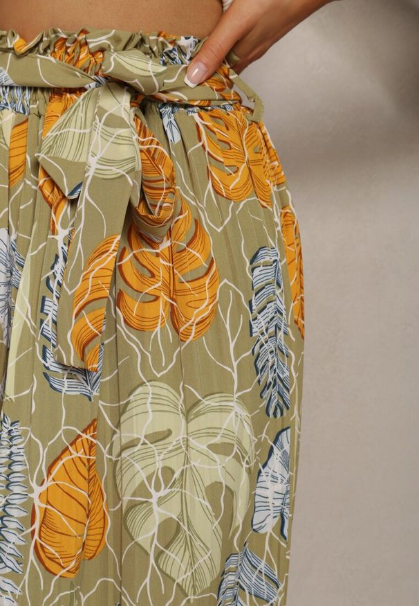 Renee - Jasnozielone Spodnie Szwedy z Bawełną High Waist Wykończone Gumką w Talii Pasefia. Okazja: na co dzień, do pracy. Stan: podwyższony. Kolor: zielony. Materiał: bawełna. Styl: casual, elegancki