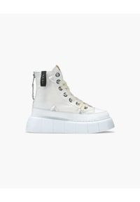 Inuikii - INUIKII MATILDA CANVAS HIGH Sneakersy damskie. Okazja: na co dzień, na spacer. Wysokość cholewki: przed kolano. Kolor: biały. Materiał: guma, materiał. Szerokość cholewki: normalna. Sezon: lato. Sport: turystyka piesza