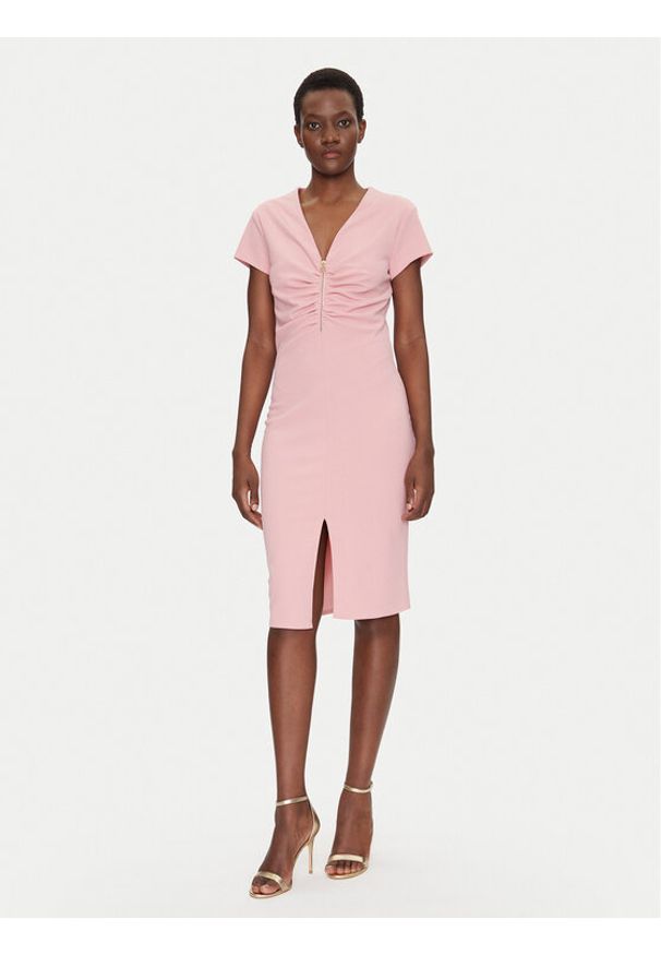 Rinascimento Sukienka koktajlowa CFC0123774003 Różowy Regular Fit. Kolor: różowy. Materiał: syntetyk. Styl: wizytowy