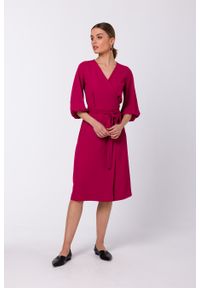 Sukienki.shop - Sukienka elegancka kopertowa z bufiastymi rękawami śliwka. Okazja: do pracy. Kolor: czarny. Typ sukienki: kopertowe. Styl: elegancki #3