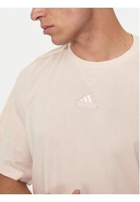 Adidas - adidas T-Shirt ALL SZN 3-Stripes IR5198 Różowy Regular Fit. Kolor: różowy. Materiał: bawełna #6