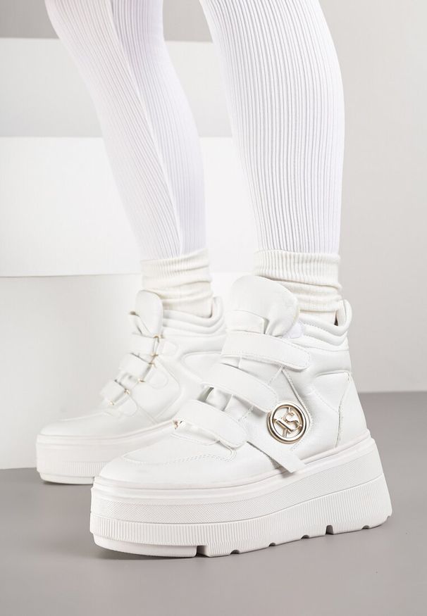 Born2be - Białe Botki Vices w Stylu Sneakersów na Platformie Afirriva. Okazja: na co dzień. Zapięcie: rzepy. Kolor: biały. Materiał: jeans. Wzór: aplikacja. Obcas: na platformie. Wysokość obcasa: średni