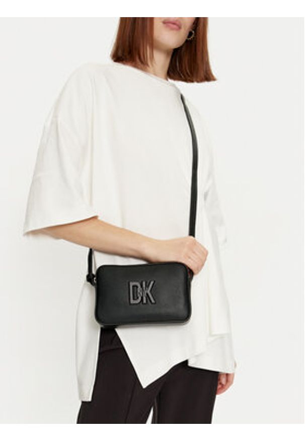 DKNY Torebka Seventh Avenue Sm Ca R33EKY31 Czarny. Kolor: czarny. Materiał: skórzane