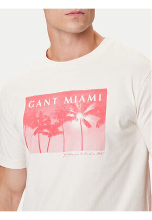 GANT - Gant T-Shirt 2003342 Écru Regular Fit. Materiał: bawełna