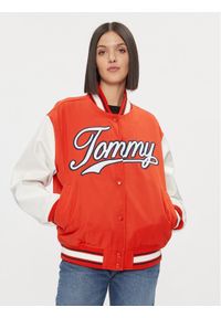 Tommy Jeans Kurtka bomber Letterman DW0DW17233 Czerwony Relaxed Fit. Kolor: czerwony. Materiał: syntetyk