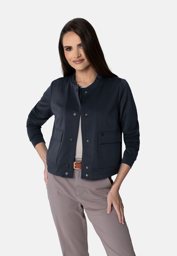 Volcano - Lekka kurtka typu bomberka J-KALIA. Materiał: tkanina, elastan, włókno, materiał, poliester, wiskoza. Długość: krótkie. Wzór: gładki, aplikacja. Styl: sportowy