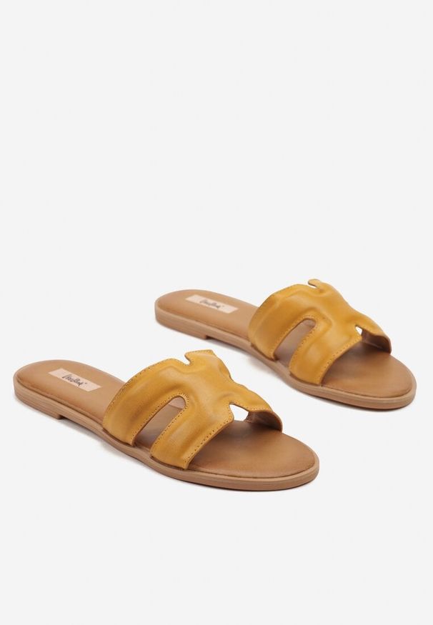 Renee - Żółte Klapki Basic z Wycięciami Varauri. Okazja: na co dzień, na spacer. Kolor: żółty. Materiał: jeans. Sezon: lato. Styl: elegancki, casual