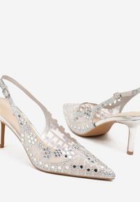 Renee - Srebrne Sandały na Szpilce Slingback z Ażurową Cholewką Latilena. Okazja: na spotkanie biznesowe, na co dzień. Nosek buta: szpiczasty. Zapięcie: sprzączka. Kolor: srebrny. Wzór: ażurowy. Sezon: lato. Obcas: na szpilce. Styl: biznesowy, casual, elegancki #4