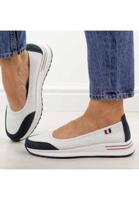 Białe wt/nv skórzane półbuty damskie Filippo Dp6134/26. Nosek buta: okrągły. Kolor: biały. Materiał: skóra. Szerokość cholewki: normalna. Sezon: wiosna, jesień, lato. Styl: klasyczny #1