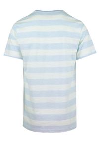 Lekki i Przewiewny T-Shirt Męski - Brave Soul - Błękitna w Paski. Okazja: na co dzień. Kolor: niebieski. Materiał: bawełna. Wzór: prążki, paski. Sezon: lato, wiosna. Styl: casual #5
