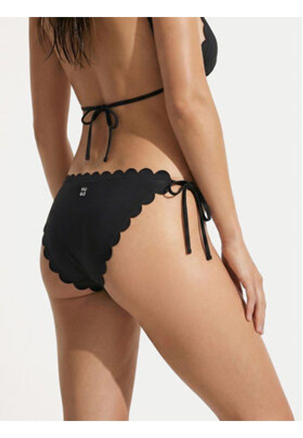 Hugo - HUGO Dół od bikini Original 50555675 Czarny Regular Fit. Kolor: czarny. Materiał: syntetyk