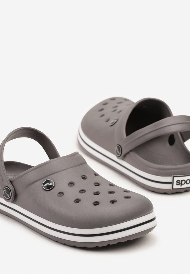 Born2be - Szaro-Czarne Klapki z Paskiem Podtrzymującym Piętę Tiaria. Okazja: na co dzień. Kolor: szary. Sezon: lato. Styl: casual