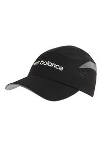 Czapka New Balance LAH31001BK – czarna. Kolor: czarny. Materiał: materiał. Styl: sportowy