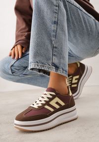 Born2be - Brązowe Sneakersy na Grubej Podeszwie Ozdobione Geometrycznym Wzorem Asoastis. Okazja: na spacer, na co dzień, do pracy. Kolor: brązowy. Materiał: prążkowany, dzianina. Wzór: geometria, aplikacja. Sport: turystyka piesza #3