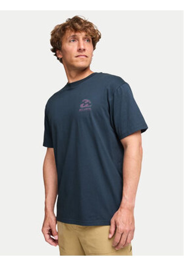 Billabong T-Shirt Scribbly EBYZT00398 Granatowy Regular Fit. Kolor: niebieski. Materiał: bawełna